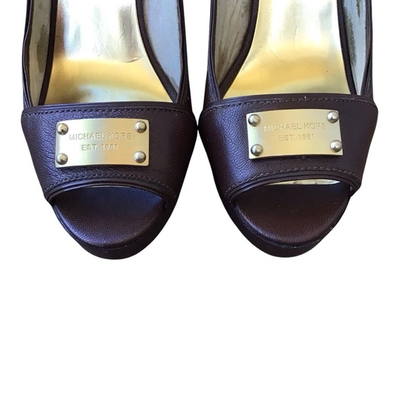 Michael Kors Brown Leather Peep Toe Gold Hardware High Heel Shoes Size 8.5 - Picture 15 of 16
